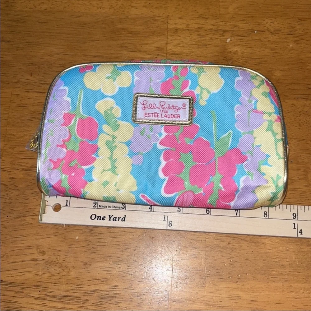 Lilly Pulitzer for Estee Lauder Zippered Cosmetic Travel Bag.